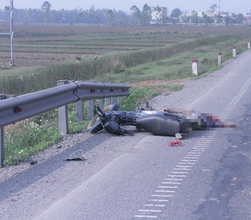 Gây tai nạn chết người, tài xế xe tải bỏ chạy - 1