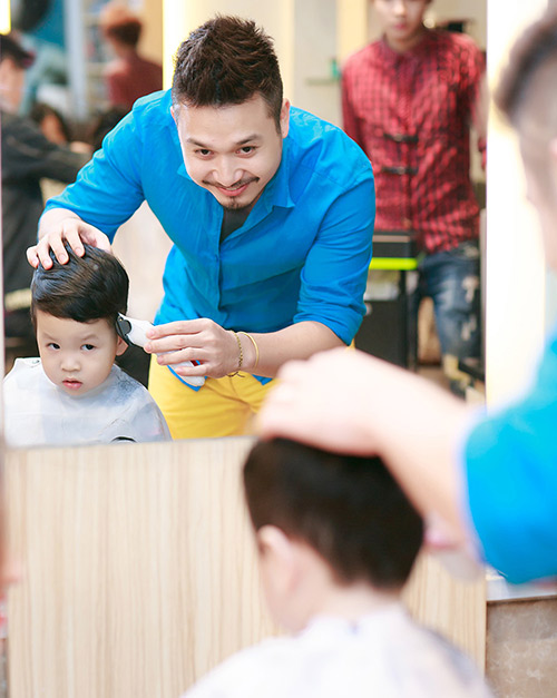 Con trai Đan Lê ra dáng công tử nhí - 6