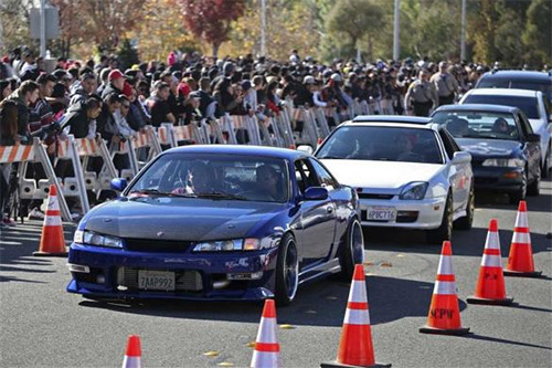 Hoa và nước mắt ngập tràn đám tang Paul Walker - 11