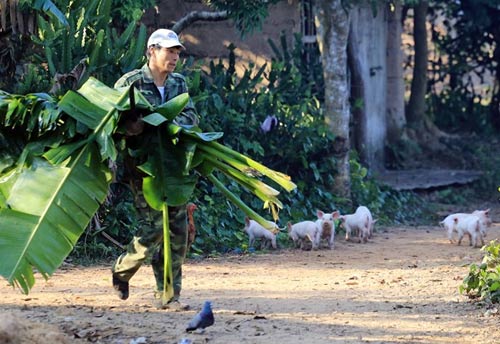 Ốc đảo "nguyên thủy" nghèo nhất Việt Nam - 8