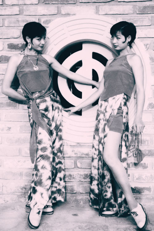 Ảnh thơ bé của cặp mẫu song sinh Hằng - Hạnh - 4