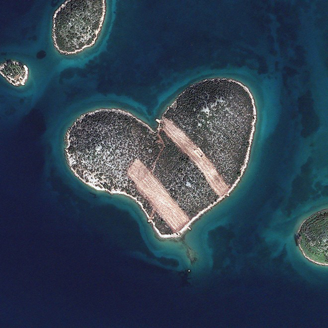 Đảo Trái tim ở Galesnjak, Croatia. Ảnh: DigitalGlobe.
