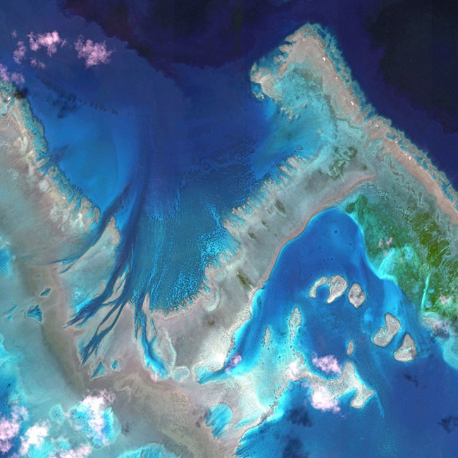 Rạn san hô lớn nhất thế giới Great Barrier ở ngoài khơi Australia. Ảnh: DigitalGlobe.
