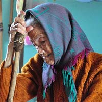 Tin tức trong ngày - Mặn đắng nước mắt phụ nữ làng biển