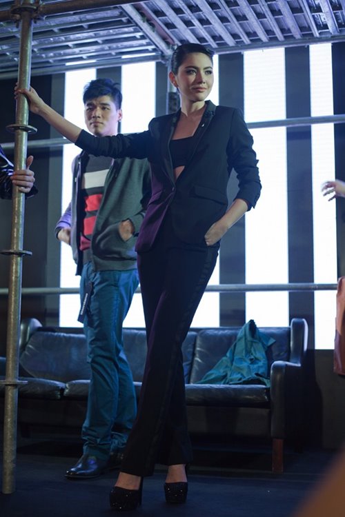 Hotgirl "Tình người duyên ma" nam tính bất ngờ - 4