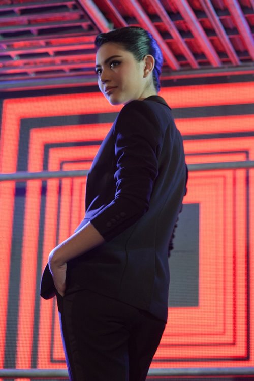 Hotgirl "Tình người duyên ma" nam tính bất ngờ - 5