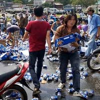 Tin tức trong ngày - Nên bêu tên những kẻ "hôi bia" lên báo