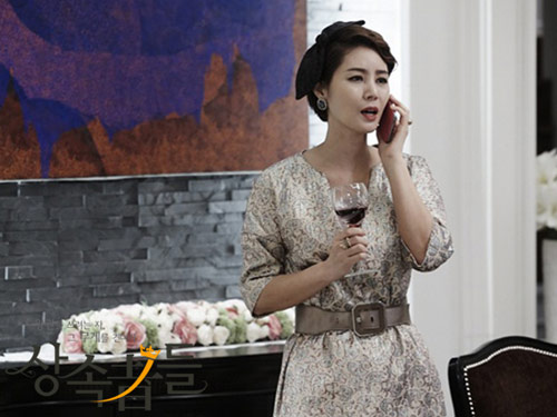 "Cân" 2 bà mẹ sành điệu của The Heirs - 8