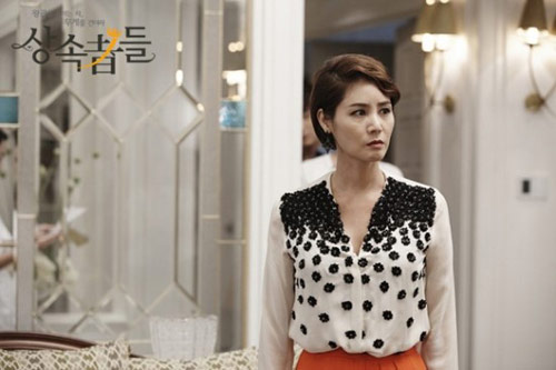 "Cân" 2 bà mẹ sành điệu của The Heirs - 3