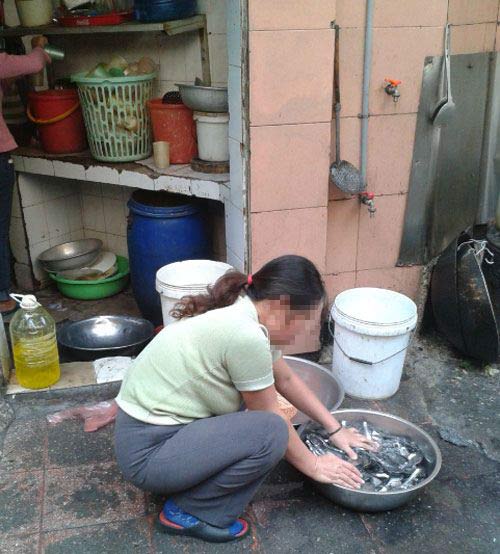 Xót lòng những bữa ăn của cử nhân tương lai - 4