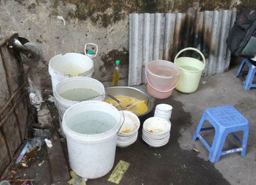 Xót lòng những bữa ăn của cử nhân tương lai - 5