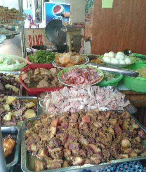 Xót lòng những bữa ăn của cử nhân tương lai - 6