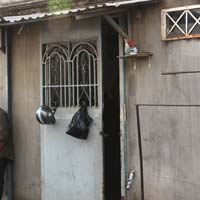 Tin tức trong ngày - Mẹ đau đớn phát hiện con trai treo cổ