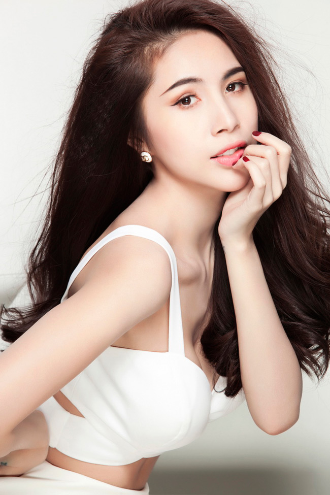 Thủy Tiên được nhận xét là một nữ ca sỹ nhanh nhạy với thị trường âm nhạc.
