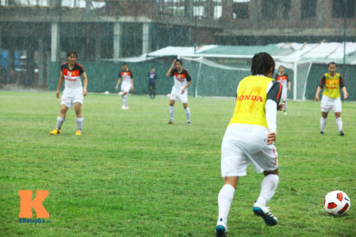 ĐT nữ VN: Không có 2 tỷ, sẵn sàng quyết đấu - 11