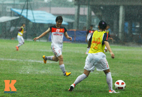 ĐT nữ VN: Không có 2 tỷ, sẵn sàng quyết đấu - 12