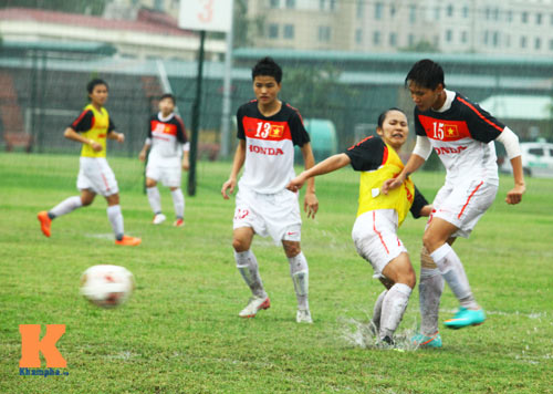 ĐT nữ VN: Không có 2 tỷ, sẵn sàng quyết đấu - 14