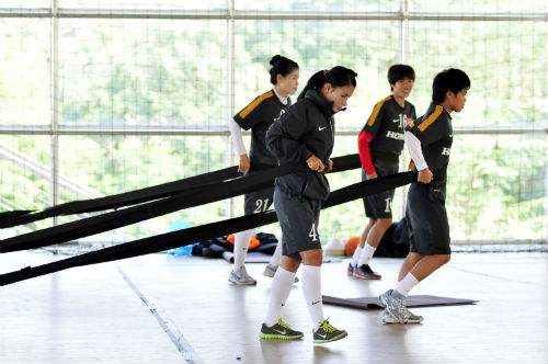 ĐT nữ VN: Không có 2 tỷ, sẵn sàng quyết đấu - 5