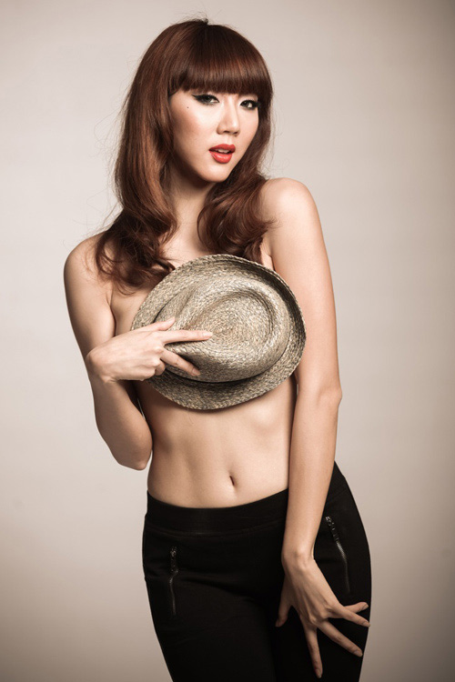 Showbiz Việt 2013: "Được mùa" ảnh nude - 10