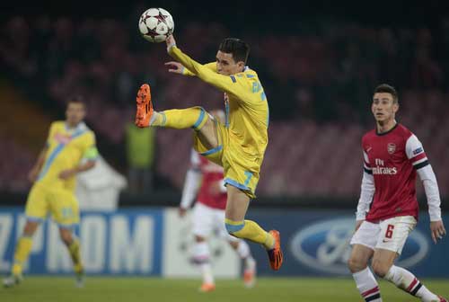 Video HOT C1: Arsenal giúp Napoli lập kỉ lục - 1