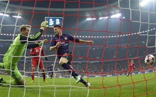 Bayern đang "hoảng loạn" vì người Anh - 2