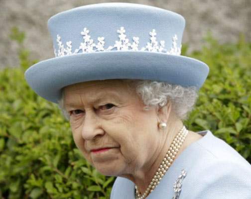 Nữ hoàng Anh nổi giận với cảnh sát "ăn vụng" - 1