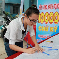 Giáo dục - du học - Sinh viên quyên góp ủng hộ tài xế bị "hôi bia"