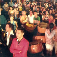 Ca nhạc - MTV - Khóc cười chuyện sao Việt chạy sô sang Campuchia