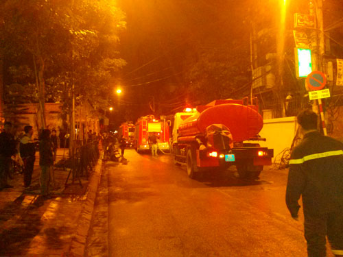 Nhà hàng cháy rụi vì xào nấu khi đang thay gas? - 2