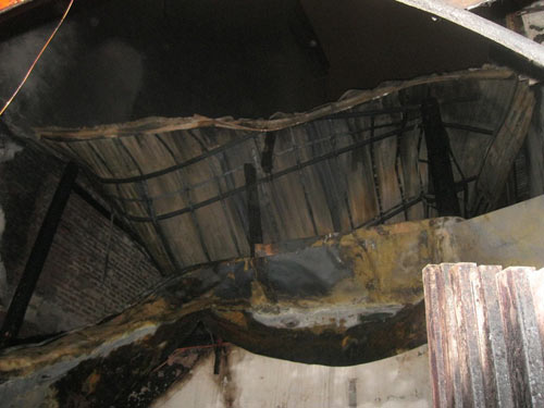 Nhà hàng cháy rụi vì xào nấu khi đang thay gas? - 6