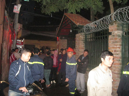 Nhà hàng cháy rụi vì xào nấu khi đang thay gas? - 7