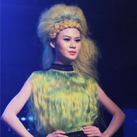 Bí quyết mặc đẹp - Ấn tượng lạ với váy làm từ tóc