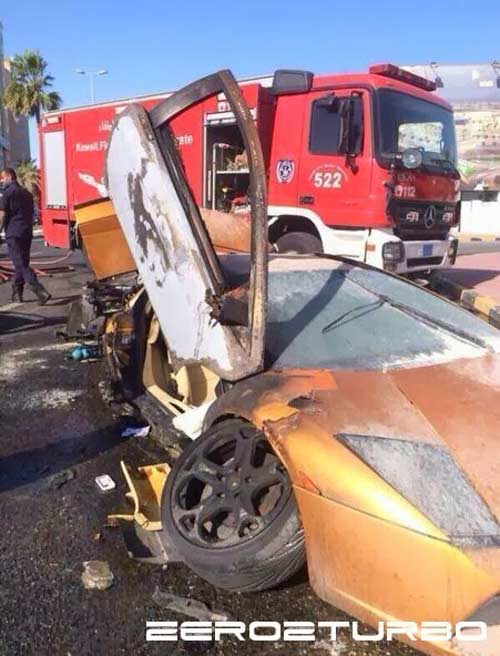 Lamborghini Murcielago gặp nạn vỡ vụn - 3