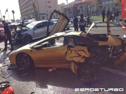 Lamborghini Murcielago gặp nạn vỡ vụn - 4