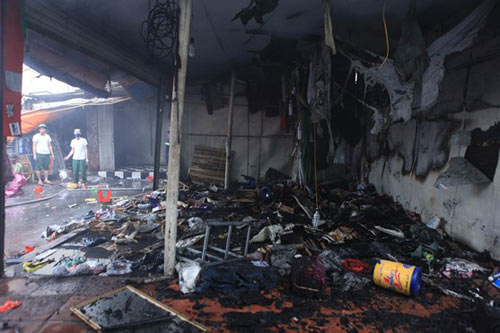 Cháy chợ Xanh: “Chúng tôi trắng tay rồi” - 1