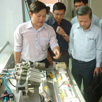 Giáo dục - du học - “Nhọc lòng” kỹ năng thực hành của sinh viên!