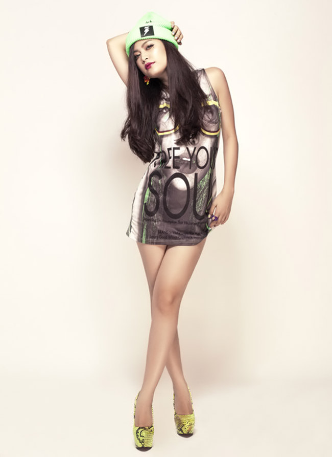 Hoàng Thùy Linh tạo nên sức hút tên tuổi trong năm 2013 bằng những sản phẩm âm nhạc hot và dự án phim Thần tượng.
