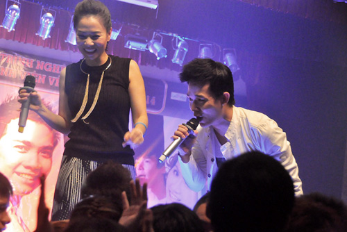 Thu Minh, Nathan Lee "cháy" cùng sinh viên - 8