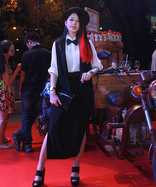 Chi Pu khép nép bên Gil Lê - 3