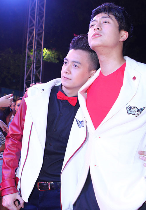 Chi Pu khép nép bên Gil Lê - 2