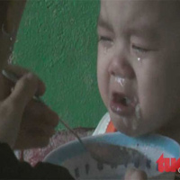Tin tức trong ngày - Dân mạng "dậy sóng" sau vụ bảo mẫu hành hạ trẻ