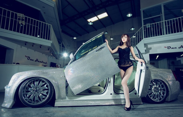 Dàn chân dài xinh như 'mộng' tại triển lãm xe

'Dậy sóng' hình ảnh chân dài rửa xe

Thiên thần 'sexy' Hwang Mi Hee hớp hồn bên xe

Siêu mô tô chưa 'hút' bằng chân dài nóng bỏng
