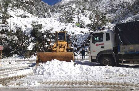 Sa Pa: Lần đầu phá băng thông đèo Ô Quý Hồ - 2