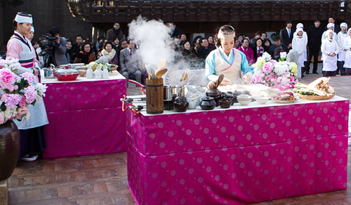 Cuộc đấu nảy lửa trong gian bếp - 2