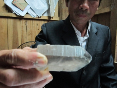 Đồi Tỷ tan hoang vì đá quý - 3