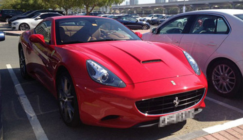 Choáng với dàn siêu xe của sinh viên Dubai - 2