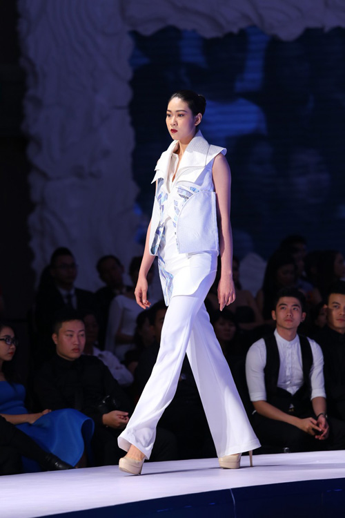 Thời trang Việt với cảm hứng thuần khiết - 17