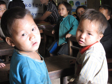 Hàng chục nghìn HS Tây Bắc nghỉ học tránh rét - 1