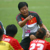 Bóng đá - Chiến thắng "4 sao", HLV Trần Văn Phát vẫn chỉ trích học trò