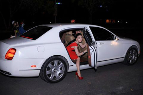 Sao Việt và những chiếc xế ồn ào năm qua - 6